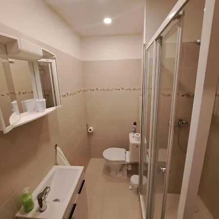 V Karlovych Varech Pro 2 Osoby, Ulice Mladeznicka Karlovy Vary